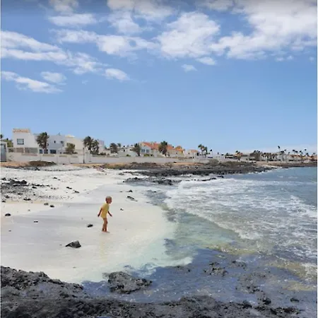 Family 6 Beachfront By Holidays * Corralejo