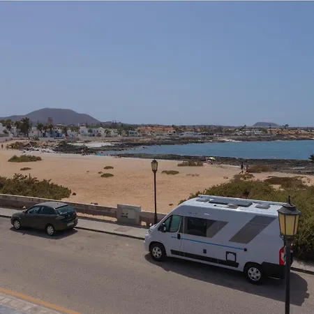 Family 6 Beachfront By Holidays *